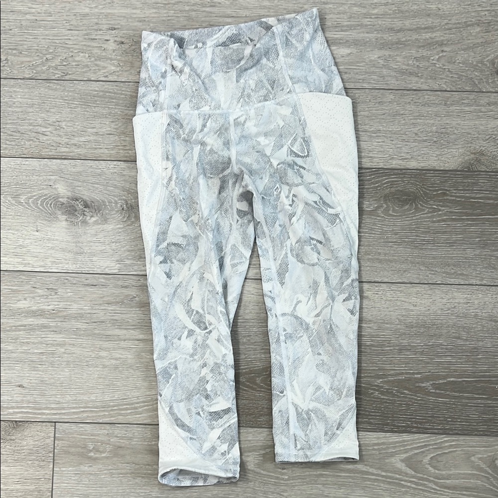 Lululemon Athletica Gray High-Waist Leggings with Abstract Pattern